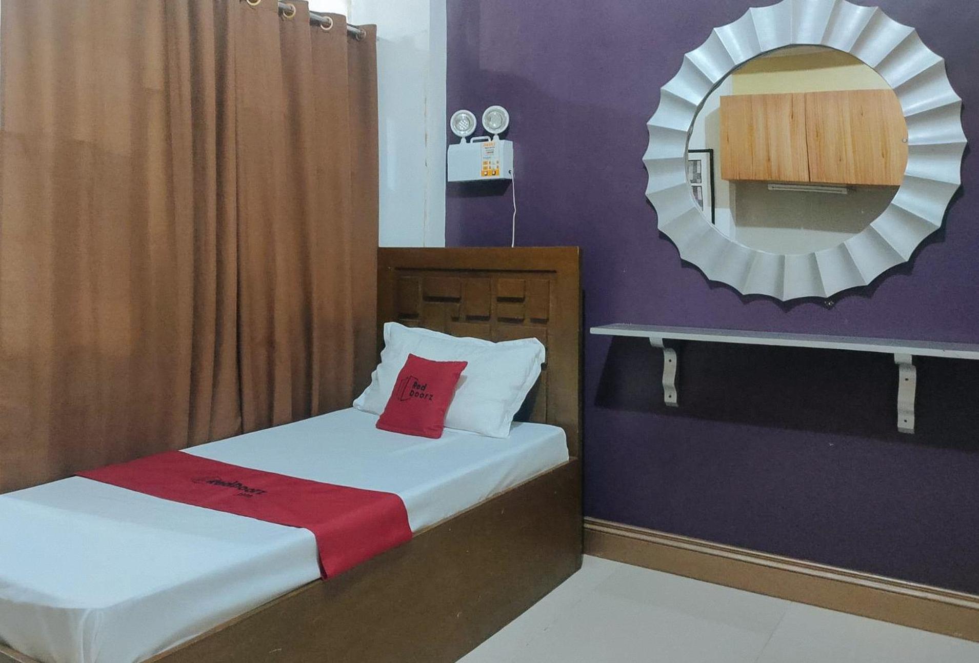 Reddoorz Near Colgante Bridge Naga City Naga (Camarines Sur) Exterior foto